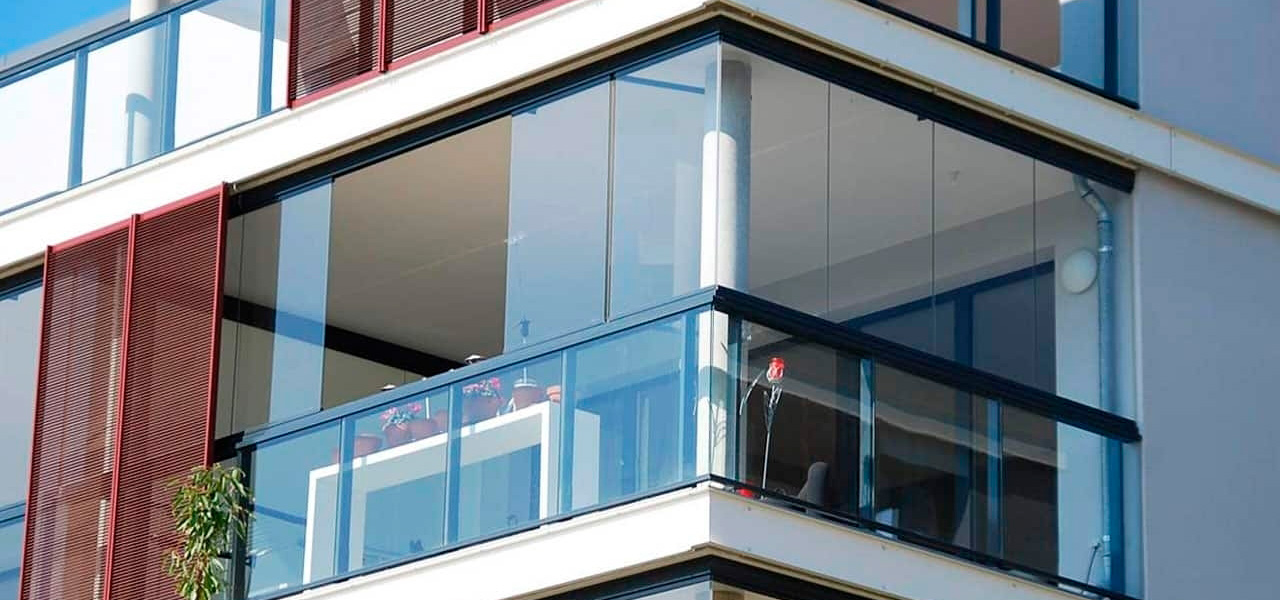 Выбор подрядчика для остекления и отделки балкона